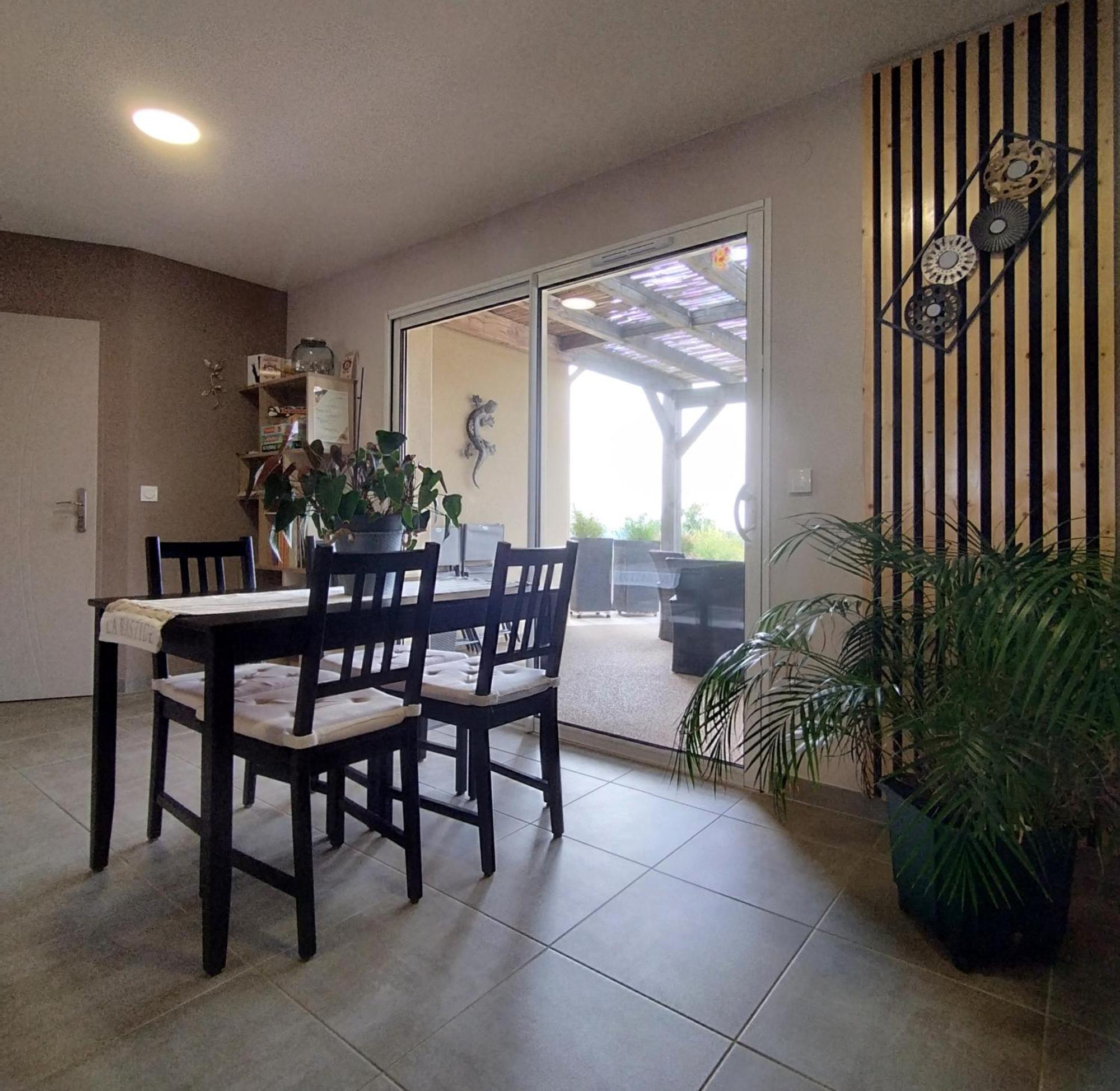 La Sarlamandre, Chambres Et Table D'Hotes Marcillac-Saint-Quentin Esterno foto