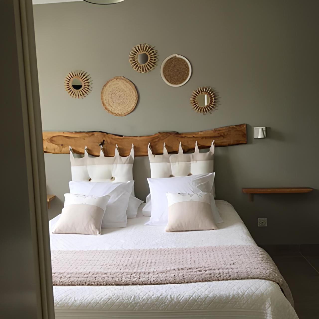 La Sarlamandre, Chambres Et Table D'Hotes Marcillac-Saint-Quentin Esterno foto