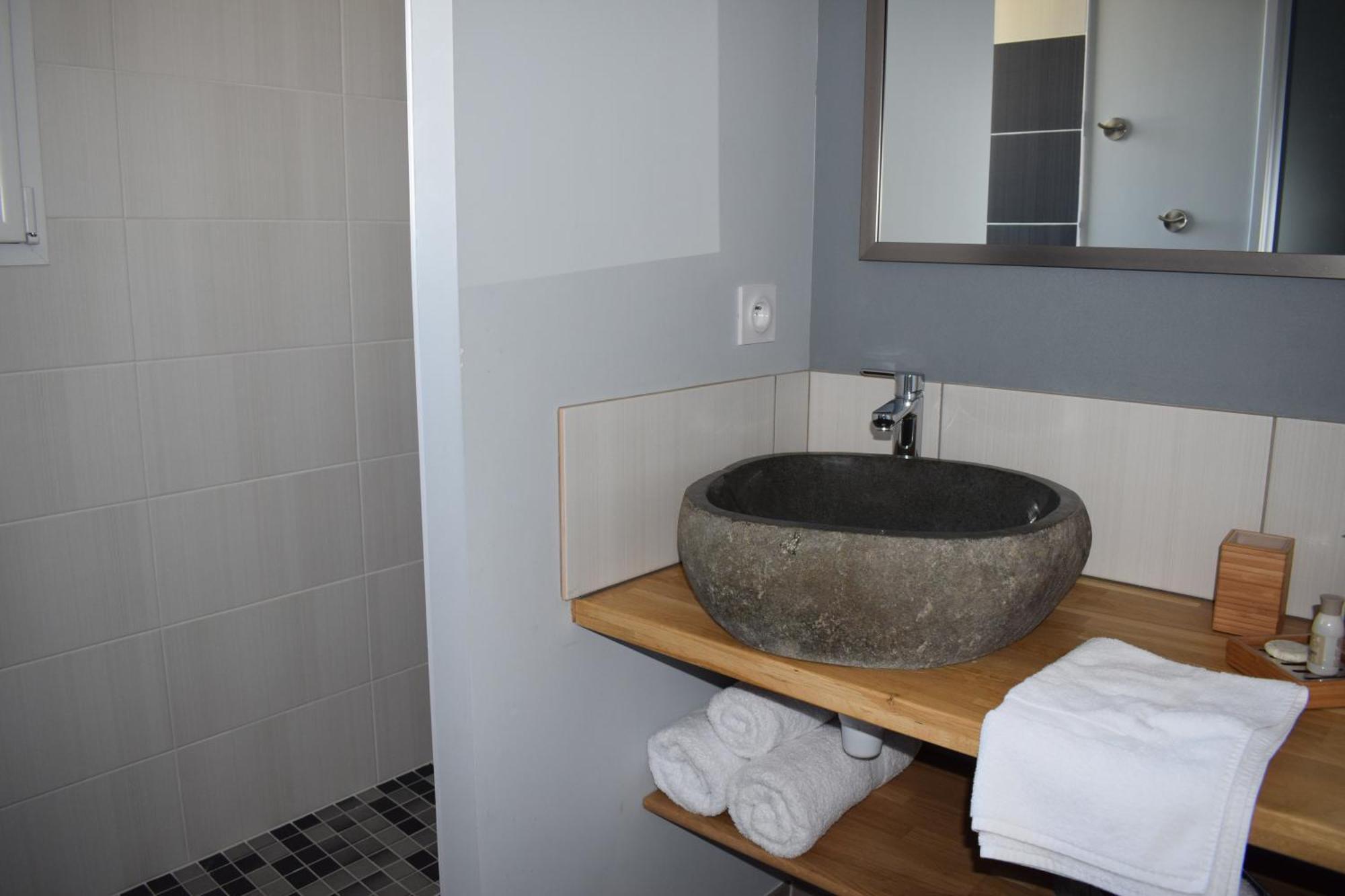 La Sarlamandre, Chambres Et Table D'Hotes Marcillac-Saint-Quentin Esterno foto