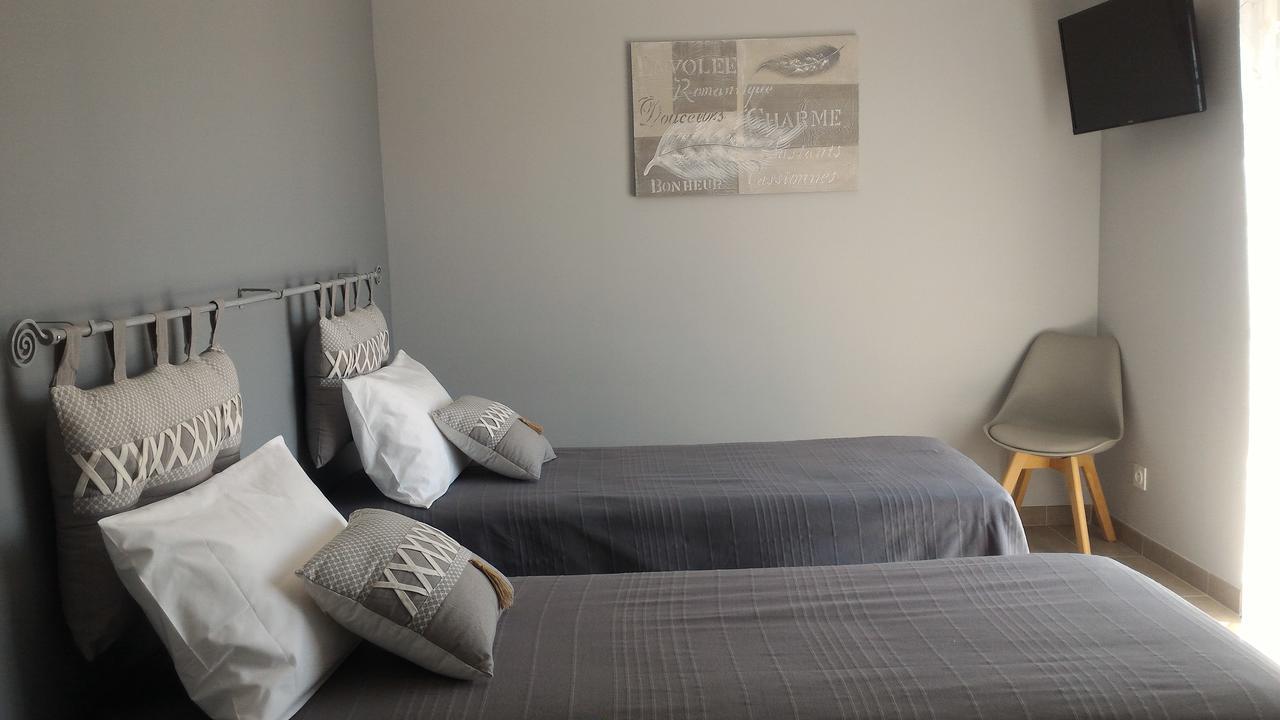La Sarlamandre, Chambres Et Table D'Hotes Marcillac-Saint-Quentin Esterno foto