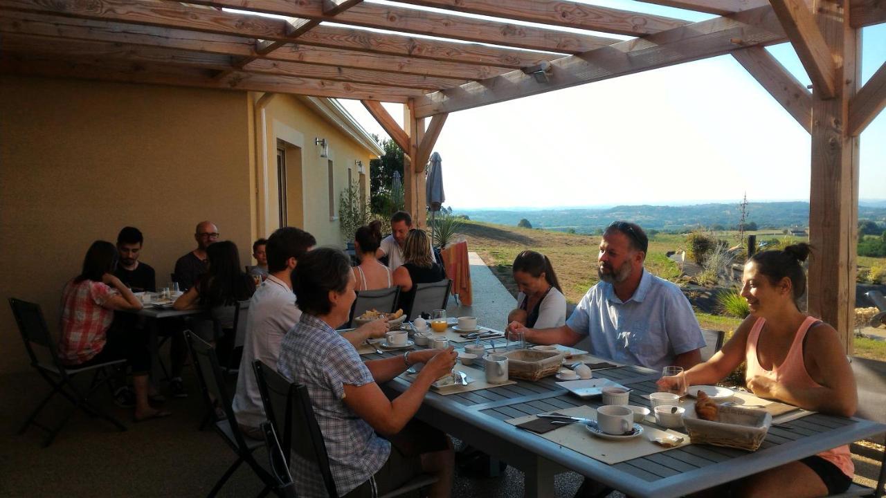 La Sarlamandre, Chambres Et Table D'Hotes Marcillac-Saint-Quentin Esterno foto