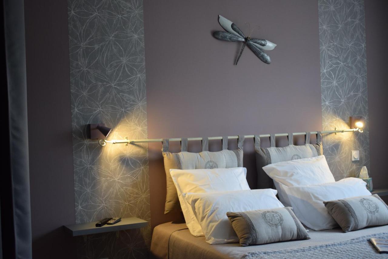 La Sarlamandre, Chambres Et Table D'Hotes Marcillac-Saint-Quentin Esterno foto
