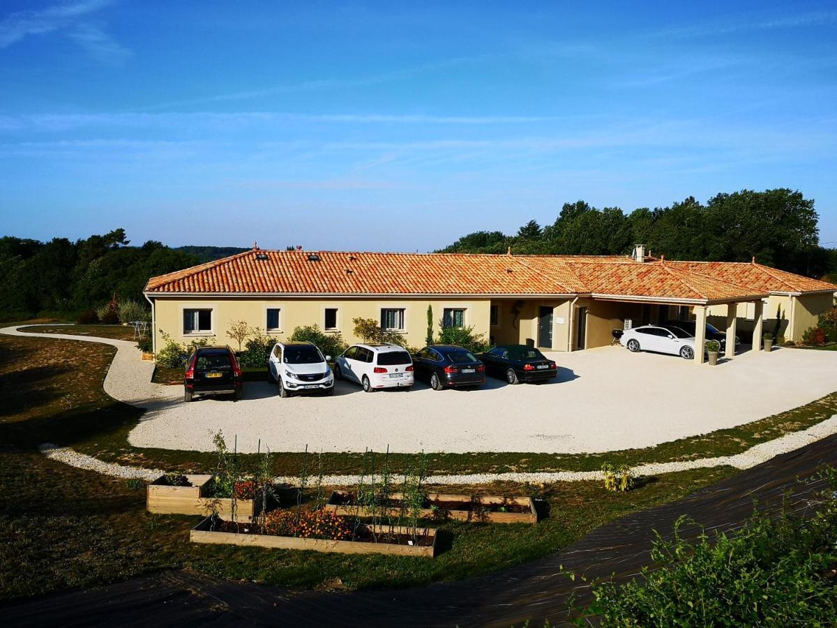 La Sarlamandre, Chambres Et Table D'Hotes Marcillac-Saint-Quentin Esterno foto